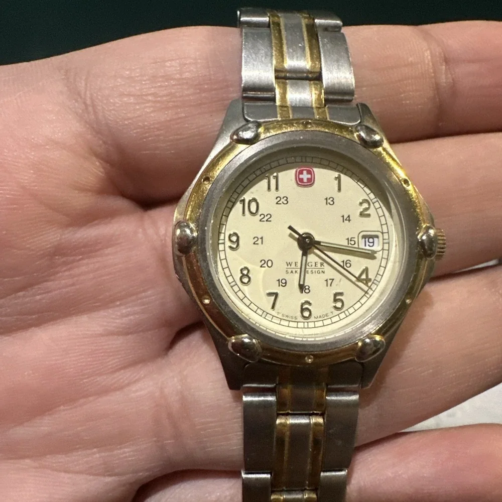 Working Vtg Wenger Swiss Watch Date SAK Design LADIES WATCH 30mm Two tone 7.5